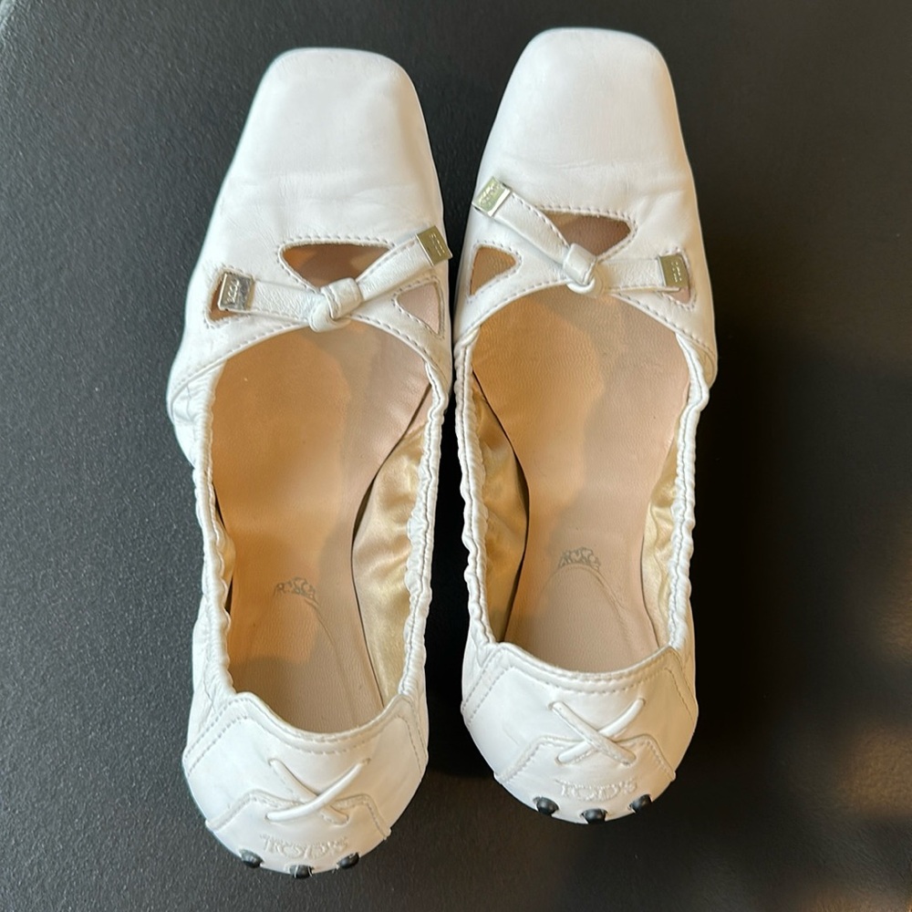Tod's White Leather Square-Toe Ballet Flats with Knot Detail